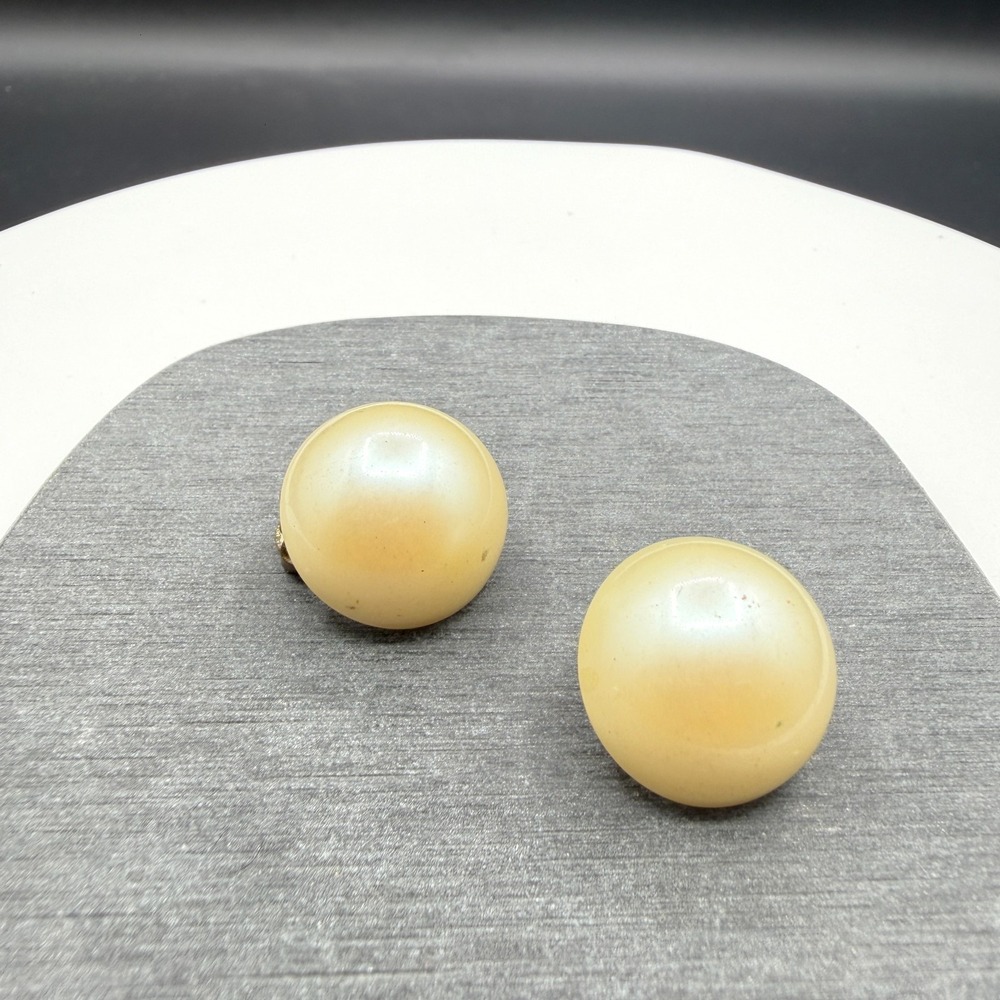 Cream Faux Pearl Dome Clip On Earrings Gold Tone Large Button Statement Jewelry